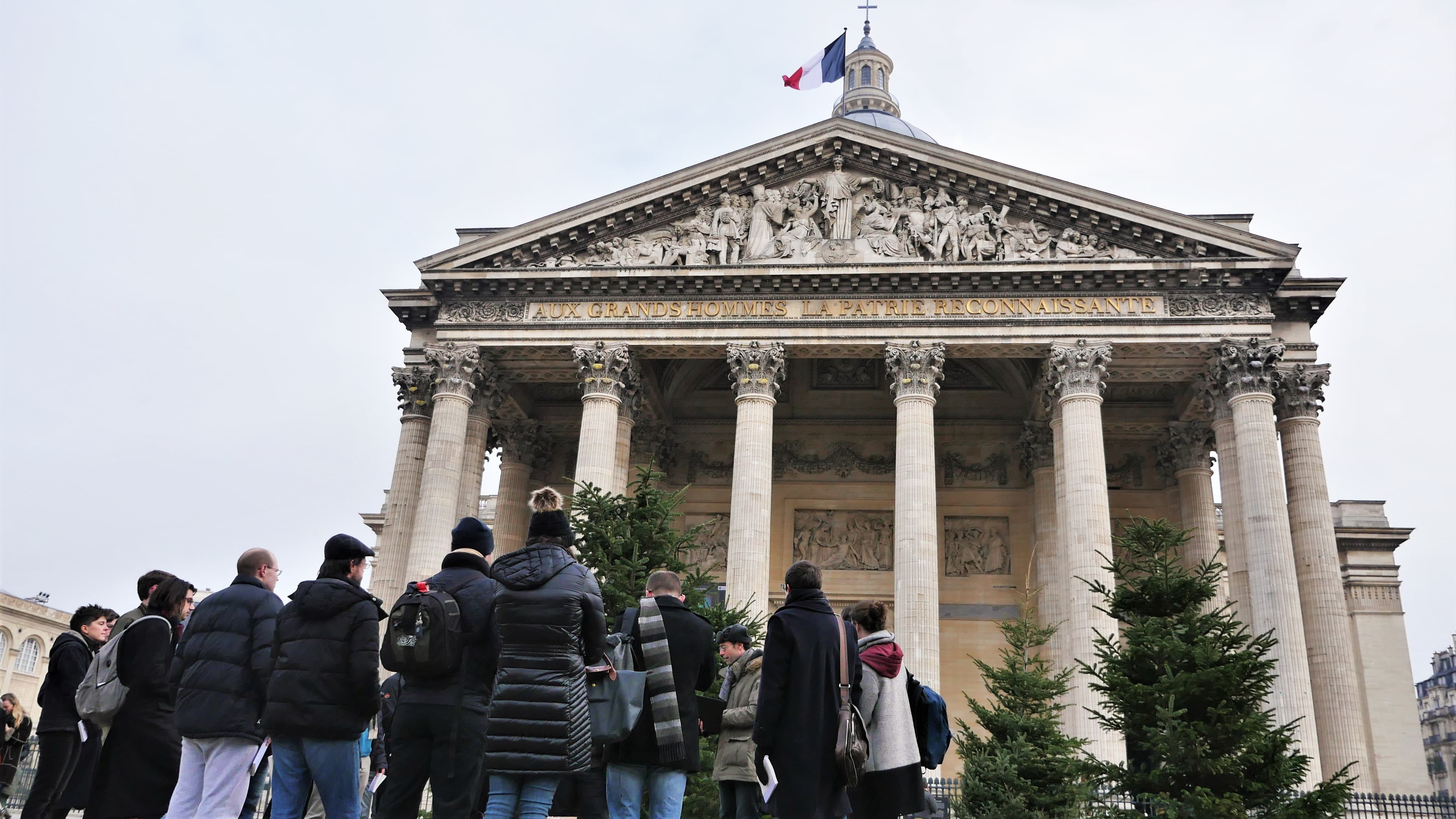 The group gathers at the Panthéon